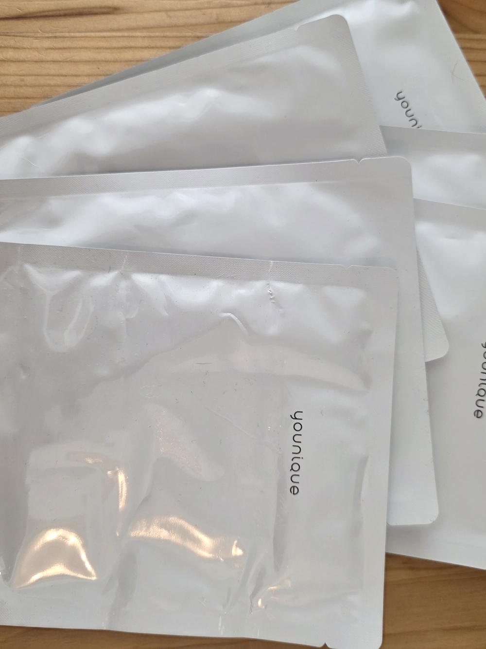 Younique White Hydrating Sheet Face Masks - 6 Pack of Single Use Sachets